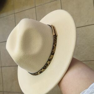 Mudpie Cream Leopard Band Fedora
